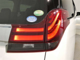 LEDテールライトです。省電力、高輝度のLEDは明るく照らすので夜間運転時の視認性を高めます。スタイリッシュな見た目で細かいところもこだわりたいあなたに!