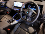 ☆センターパネルを運転席側に僅かに傾けたBMW独特のインパネ☆【駆け抜ける歓び】はここからもスタートしております☆