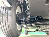 お車を安心してお乗りいただく為には、足回りの定期点検が欠かせません。サービスサポート(有償保証)では無料点検もご提供しており、安心のカーライフをお過ごしいただけるサポート体制が整っています。