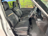 運転席シート廻りは使用感も少なく、良好な状態となっています。丁寧に使われていたことがよくわかりますね。