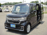 ★両側パワースライドドア★狭い駐車場や壁際などでの乗降りに便利です!操作はワイヤレスリモコン、室内のコントロールスイッチ、ドアハンドルで行えます!挟み込み防止機能付で安心!
