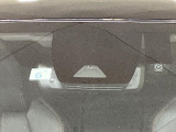 【トヨタセーフティセンス】走行中に前方の車両等を認識し、衝突しそうな時は警報とブレーキで衝突回避と被害軽減をアシスト。より安全にドライブをお楽しみいただけます。