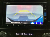 バックでの車庫入れも安心です! リアカメラが付いているバックモニター付のナビを装備しております。操作線もついており距離感も画面から確認できます。