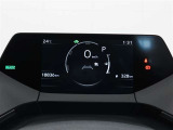 展示車は全てトヨタの車を知り尽くしたエキスパートが基本性能に関わる機能や状態を徹底的にチェックしています。消耗部品の事前交換など法定12ヶ月点検相当の点検・整備を必ず実施しています。