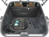 【パンク修理キット】車の軽量化や無駄を無くす為、応急タイヤパンクキットが搭載されています。