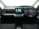◆視界広々で非常に運転しやすくロングドライブでも疲れを感じさせないすっきりとまとまったインパネ周りです。