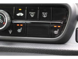 運転席・助手席に2段階の温度調整があるシートヒーターを装備。寒い朝、車に乗り込んですぐにシートヒーターをオン!温かさが広がり、冷たい朝も快適に始まります♪