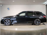 【XDrive】強大なパワーをXdriveシステムが瞬時に理想的な可変配分を行い、かつてない安心・快適・スポーティな走りを約束します。走行状況に応じてトルク配分を最適化してくれる優れものです!