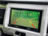 【バックカメラ】駐車時に後方がリアルタイム映像で確認できます。大型商業施設や立体駐車場での駐車時や、夜間のバック時に大活躍!運転スキルに関わらず、今や必須となった装備のひとつです!