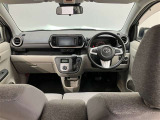 見通しのよいすっきりとした視界で、誰でも運転しやすいです。運転のしやすさは疲れにくさにも繋がりますよ♪