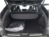 広々とした車内空間に優れた燃費性能。更にデザインも上質で人気のお車です!