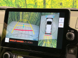 【パノラミックビューモニター】専用のカメラにより、上から見下ろしたような視点で360度クルマの周囲を確認することができます☆死角部分も確認しやすく、狭い場所での切り返しや駐車もスムーズに行えます。