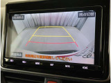 バックガイドモニターで、後方を確認しながら安心して駐車することができます。運転初心者も熟練者も必須の機能ですよ!