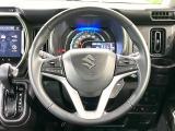 【純正革巻きステアリング】上質な革を使用することで、手にしっかり馴染みとても運転しやすいハンドルです♪