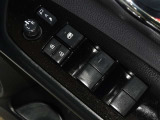 電動格納式ドアミラー・パワーウインドウを装備しています。
