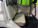 後部座席も気になるようなキズ・汚れやへたり等、大きなダメージはなく、良好な状態です。