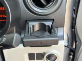 【カップホルダー】使いやすさバッチリ♪ 運転席から手の届く、ちょうど良い位置にあります(^^)/