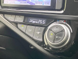 【オートエアコン】一度お好みの温度に設定すれば、車内の温度を検知し風量や温度を自動で調整。暑い&hellip;寒い&hellip;と何度もスイッチ操作をする必要はありません。快適な車内空間には必須の機能ですね♪
