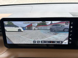 ディスプレイからのカメラ視点を変更することで、状況に合わせて運転席からの死角もカバーできます♪