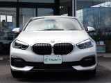 BMW在庫保有台数常時100台以上!ご来店の際はBMW本店(厚木市下荻野140-1)にご来店ください!弊社自慢の全天候型ショールーム!BMW在庫保有台数常時100台以上ございます!
