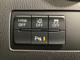 運転席脇のクラスタースイッチ部分にはパーキングセンサー、その他走行系スイッチを集中配置しております。