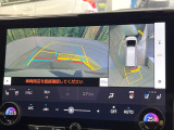 【14型ナビ+パノラミックビューモニター】専用のカメラにより、上から見下ろしたような視点で360度クルマの周囲を確認することができます☆