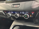 フロント両席にはシートヒーターが付いています!寒い日に便利な装備ですね。