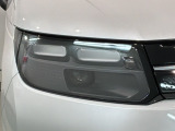 LEDヘッドライトは、点灯の瞬間から最大光量を発揮し、突然暗くなるトンネルなどでの安定感を高めます。