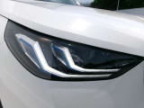 LEDヘッドライトを装備しております、夜間での視界確保に貢献します。