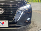 【LEDヘッドライト】悪天候や夜間走行時も良好な視界を確保し安心して運転できる高輝度LEDヘッドライトを装備!点灯速度が早く、消費電力も抑えられています。