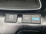 プロパイロットパーキングです。指一本で車庫入れ可能です。縦列駐車もできます!
