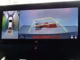 バックガイドモニターを装備しています、車庫入れもラクラクです。パノラミックビューモニターを搭載しています、上からの画像も表示されます。