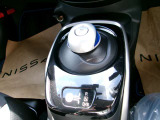 e-POWERならではの、スタイリッシュなシフトノブ周りが非常にかっこいいですね。