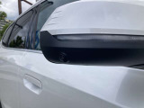 【BMWミラー】視認性の高いスタイリッシュなミラー。自動防眩機能も付いており夜間のドライビングをサポートします。
