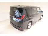 ■サイドバイザー■  雨の日でも車内換気できますね。雨の多い北陸では必需品ですね。