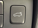 【パワーバックドア】スマートキーや運転席のボタンを押すだけでリアゲートが自動で開閉します!荷物を持っている時や、高い位置にあるバックドアを閉める際に便利な機能です♪