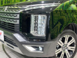 【LEDヘッドライト】悪天候や夜間走行時も良好な視界を確保し安心して運転できる高輝度LEDヘッドライトを装備!点灯速度が早く、消費電力も抑えられています。