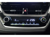 ★エアコンはオートタイプが装着済みです!オートモードにしておけば、車内温度を設定するだけで風の料や吹き出し口の切り替えを機械が行ってくれます!一年中快適な環境を作れますよ♪