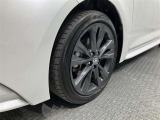 『トヨタ純正アルミホイール装着車になります!』スタイリッシュでとてもかっこいいですね♪