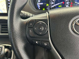 運転中、オーディオの操作をしてて、ハッとしたことはありませんか?ステアリングスイッチは、運転中でもハンドルでオーディオの操作が可能です。安全なドライブをサポートします。
