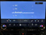 【Bluetooth】ナビゲーションと携帯電話/スマートフォンをBluetooth接続することができます。接続するとハンズフリーで使用することができるので、とても便利です!