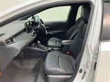 【運転席・助手席シート】いたみ、汚れなどは少なく、全体的に良好な状態です。