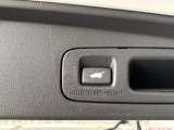 パワーテールゲートでワンタッチでの操作が可能です
