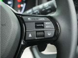 ◆アダプティブクルーズコントロール◆予め設定した車速内でクルマが自動的に加減速。前走車との適切な車間距離を維持しながら追従走行します。【LKAS】車線維持支援システムでステアリング操作を支援。