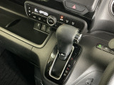 発進時から滑らかに加速する無段階変速のCVTはストップ&ゴーの多い街の中も快適です