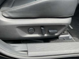パワーシートスイッチ ハンドル式と違い細かい調整が可能!!
