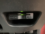 高速道路に乗るときは必需品です。有料道路の料金をキャシュレス ノンストップで通過できます。ETCカードは現在使用中のもので大丈夫です。