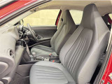 トヨタ中古車「まるごとクリーニング」施工済。外装はもちろん内装はシートを外して見えない所まで徹底洗浄しています。