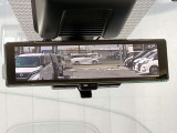 インテイリジェントスマートルームミラーを装備しておりますので、後席の荷物・後席者を気にすることなく、後続車等の確認をすることができます☆