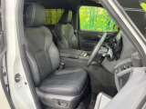 運転席シート廻りは使用感も少なく、良好な状態となっています。前オーナー様が丁寧に使っていたことがよくわかりますね。